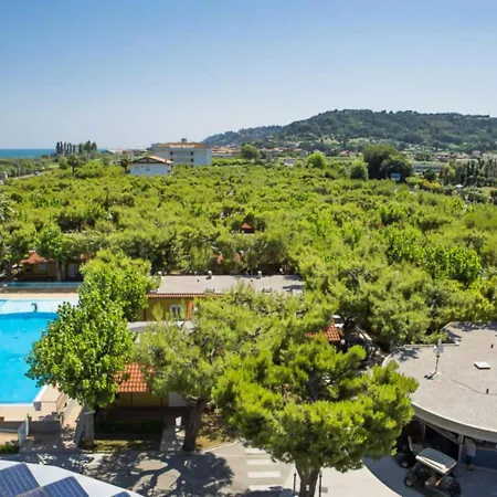 Amazing In With Shared Pool *
