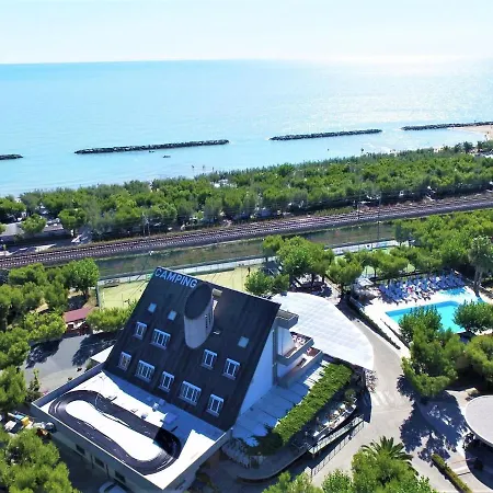 Amazing In With Shared Pool Daire