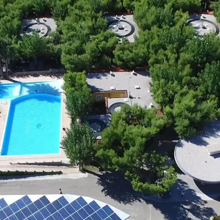 Amazing In With Shared Pool Cupra Marittima