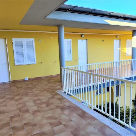 Amazing In With Shared Pool Cupra Marittima