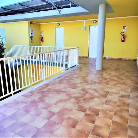 Amazing In With Shared Pool Cupra Marittima